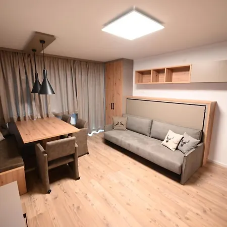 Penthouse 82 By Four Seasons Apartments アパート カプルーン