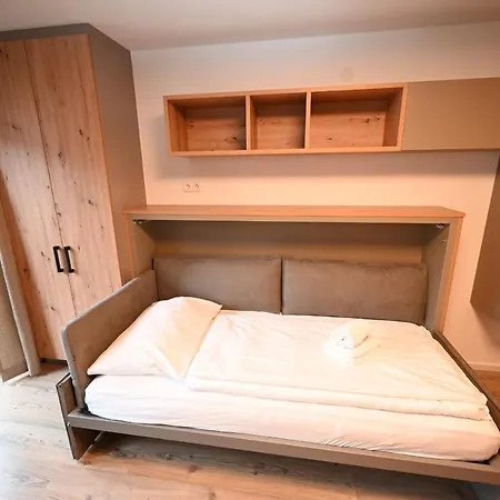 Penthouse 82 By Four Seasons Apartments * カプルーン